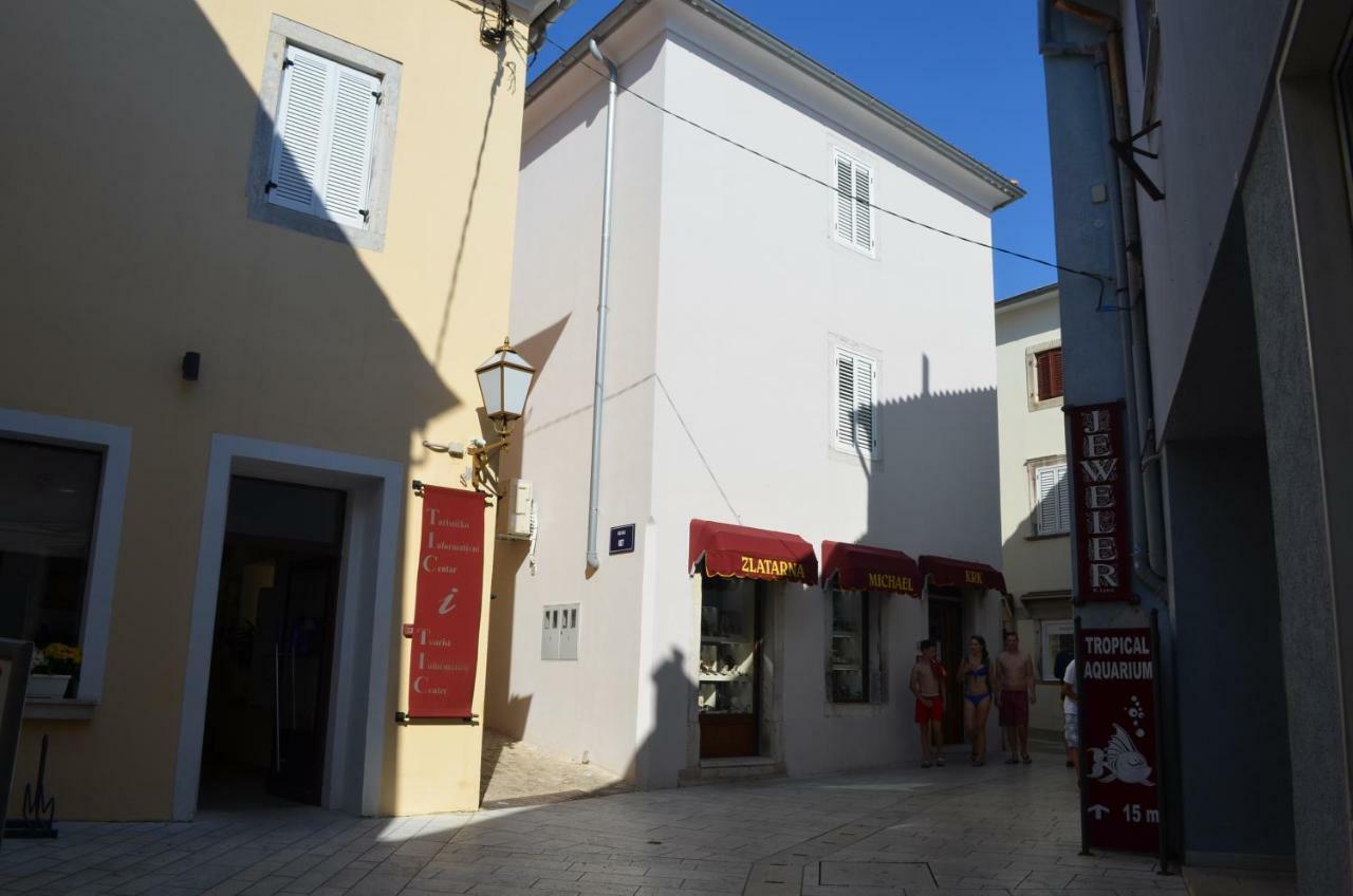 Apartment Michael Krk Town Exterior foto